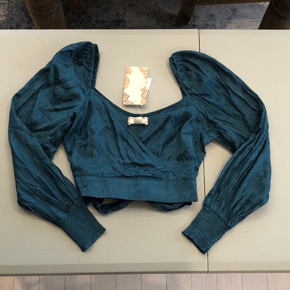 NWT Band of the Free ~ Small ~ Teal Floral Cropped Puff-Sleeve Wrap Blouse - Picture 4 of 14